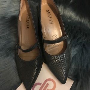EUC Anyi Lu Gray Leather Shoes